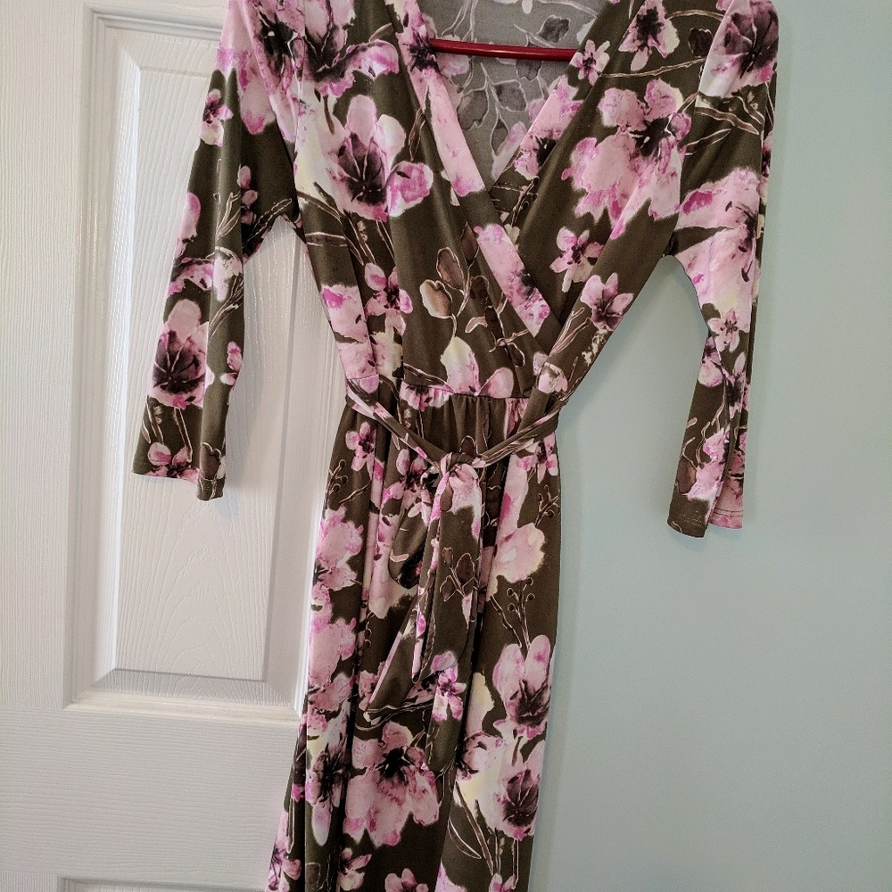 Maternity wrap dress